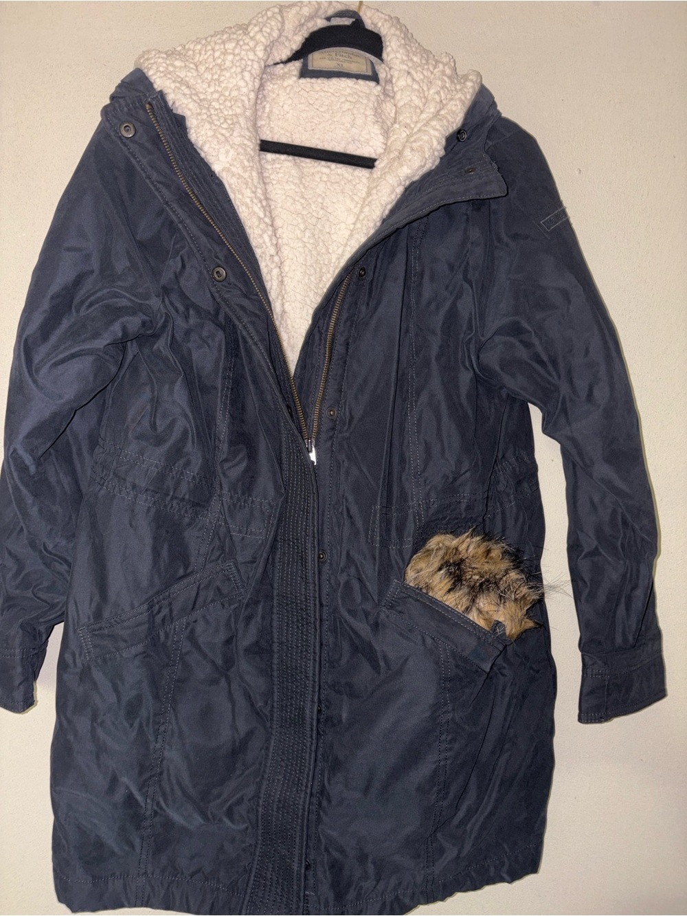 Abercrombie & Fitch Navy Parka with Cream Sherpa Lining and Faux Fur Trim